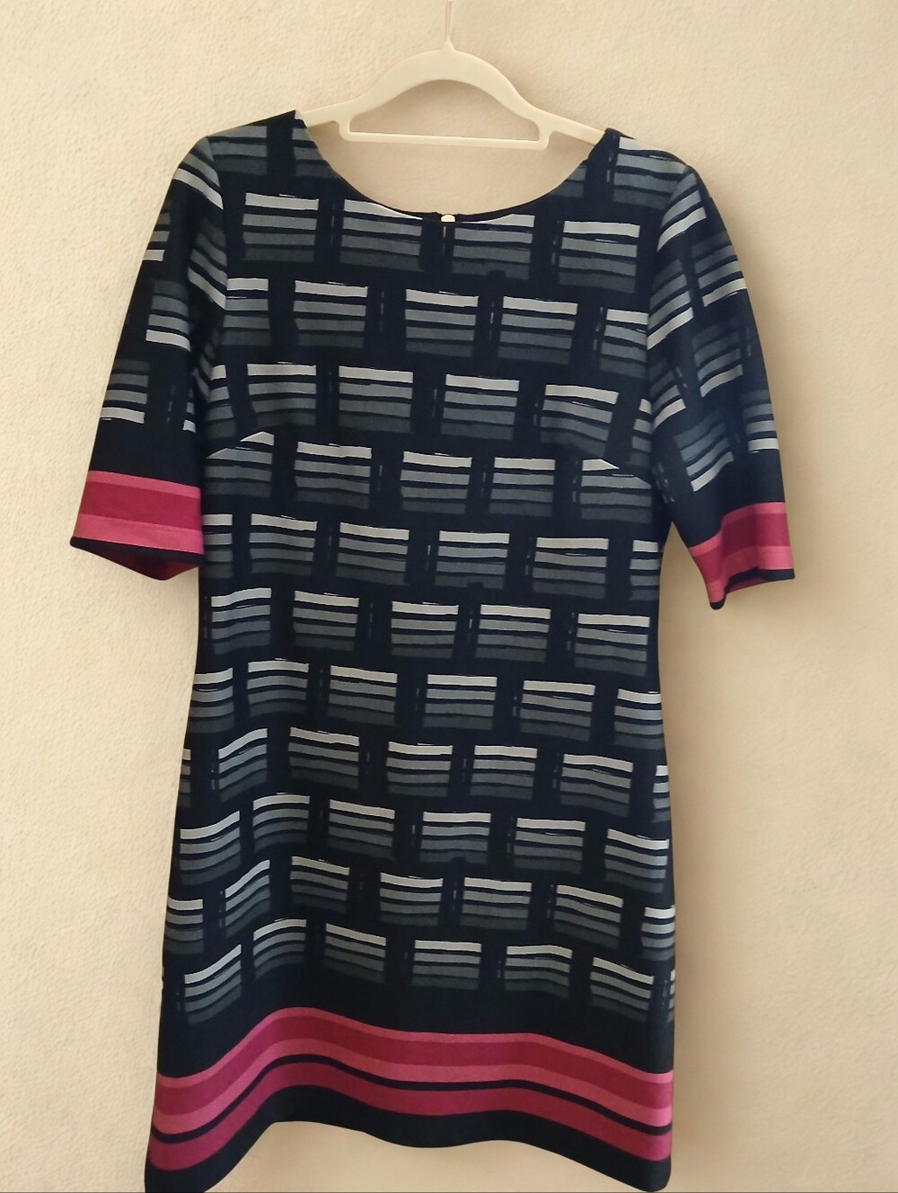 TONIGHT LAST CHANCE! Eliza J Short Sleeved Black and Pink  Dress
